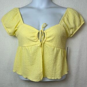 New Madden Girl Junior’s Pastel Yellow Blouse with Puff Sleeves Size L